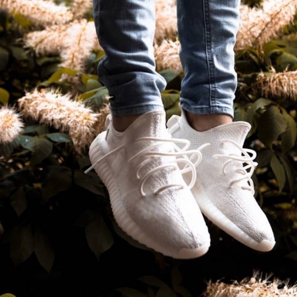 YEEZY Boost 350 V2 Triple White Adidas Sneakers - Picture 1 of 17